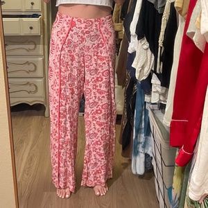 Billabong Floral Pink White Paisley Pants slits on side - Large